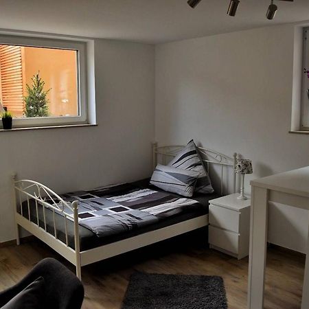 Ferienwohnungen Lamisto Am Waldesrand Neckartenzlingen Екстериор снимка