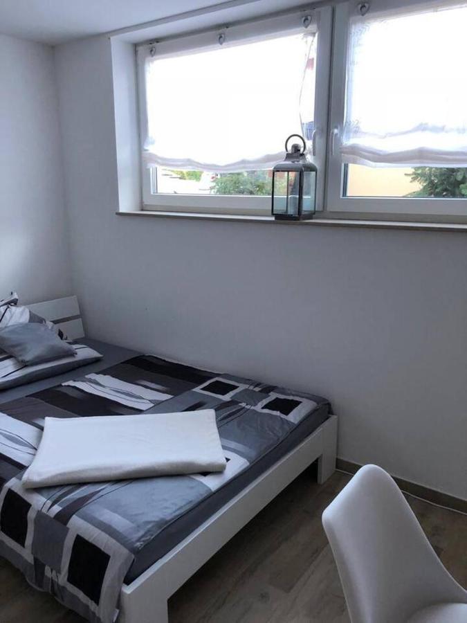 Ferienwohnungen Lamisto Am Waldesrand Neckartenzlingen Екстериор снимка